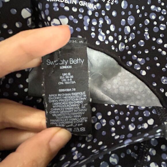 Sweaty Betty Power High Waist ⅞ Workout Leggings in Blue Celestial Dot Print - Picture 11 of 13